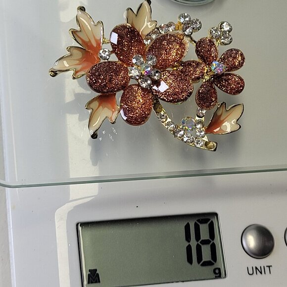 Large Rhinestone Flower Brooch - Picture 10 of 11